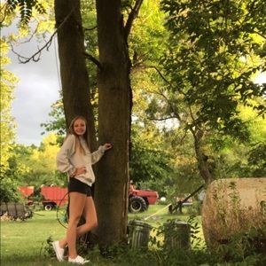 Meet your Posher, Alexis